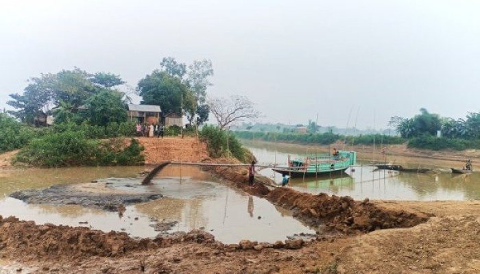 তাহিরপুরের ফসল রক্ষা বাঁধ নিয়ে যত অভিযোগ