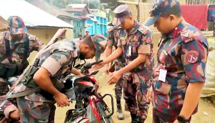 চুয়াডাঙ্গা সীমান্ত থেকে ৭০ ভরি স্বর্ণের বার উদ্ধার