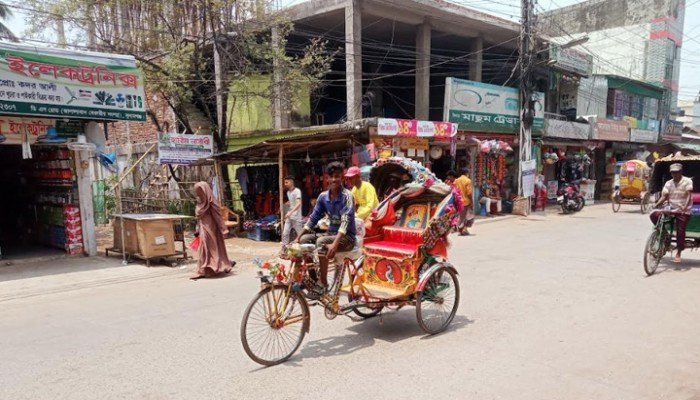 অস্বস্তিকর গরমে হাঁসফাঁস জনজীবনে