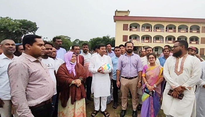 সুনামগঞ্জে বঙ্গবন্ধু ও বঙ্গমাতা ফুটবল টুর্নামেন্টের উদ্বোধন