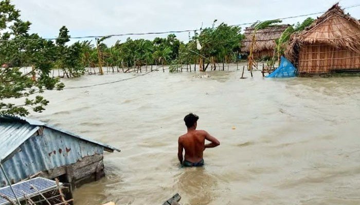 ভোলায় জোয়ারে ডুবলো নিম্নাঞ্চল