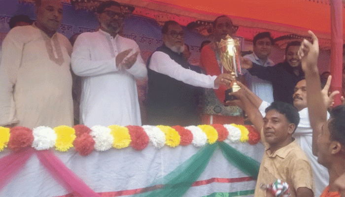 কালিয়াকৈরে ফুটবল প্রতিযোগিতা ও পুরস্কার বিতরণী অনুষ্ঠান