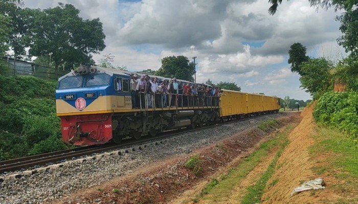 আখাউড়া-আগরতলা রেলপথে চললো পরীক্ষামূলক ট্রেন