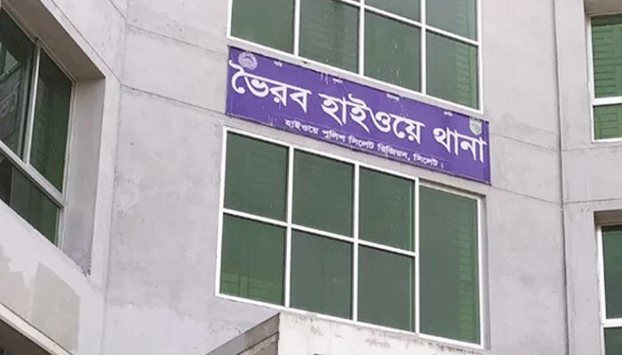 নরসিংদীতে বাসের ধাক্কায় ৩ অটোযাত্রী নিহত