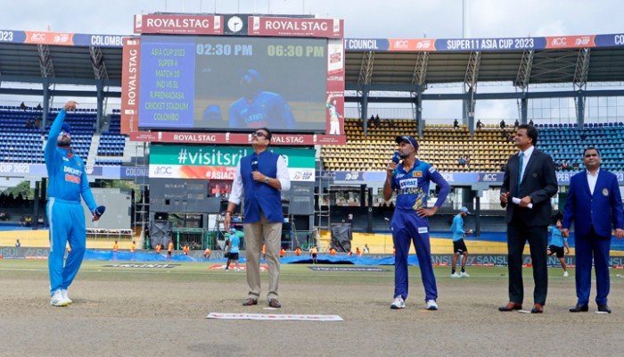 টস জিতে ব্যাটিংয়ে শ্রীলঙ্কা