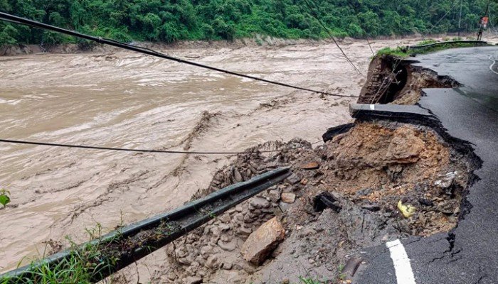 সিকিমে বন্যায় নিহতের সংখ্যা বেড়ে ৪০