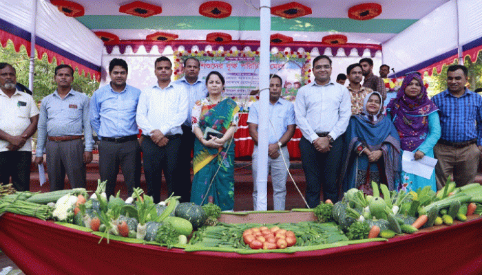 সহস্রাধিক শিশু শিক্ষার্থী পরিচিত হলো বৃক্ষের সঙ্গে