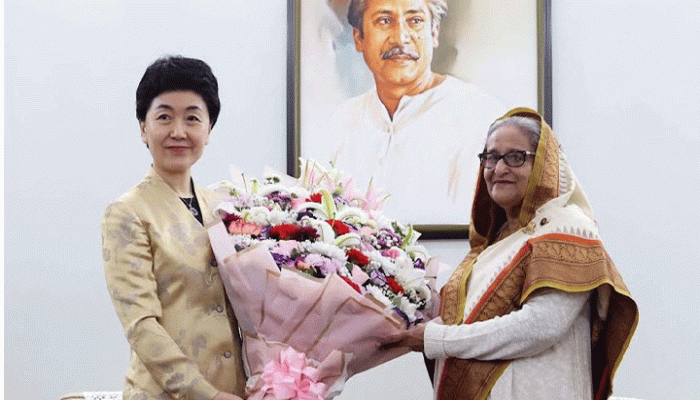 দেশের উন্নয়ন অগ্রযাত্রাকে মসৃণ করতে চীনের কাছে আরও সহযোগিতা চেয়েছেন প্রধানমন্ত্রী