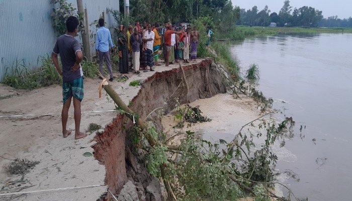 এক ব্রিজেই লক্ষাধিক মানুষের ভোগান্তি