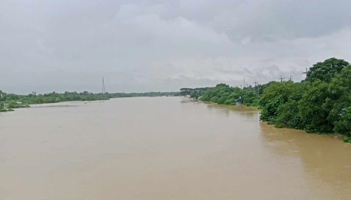 ভারী বর্ষণ-পাহাড়ি ঢলে ডুবলো ৮ জেলা