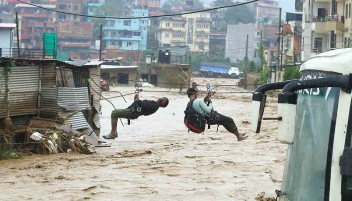 নেপালে ভয়াবহ বন্যা,  মৃত্যু  শতাধিক